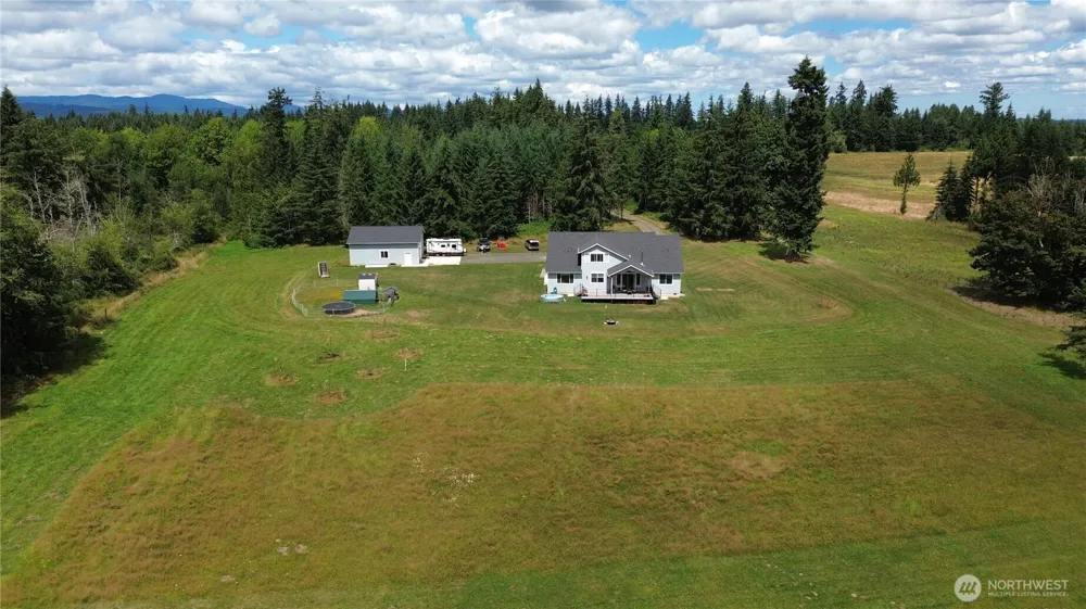 9007 Davis Road SW Rochester, WA 98579