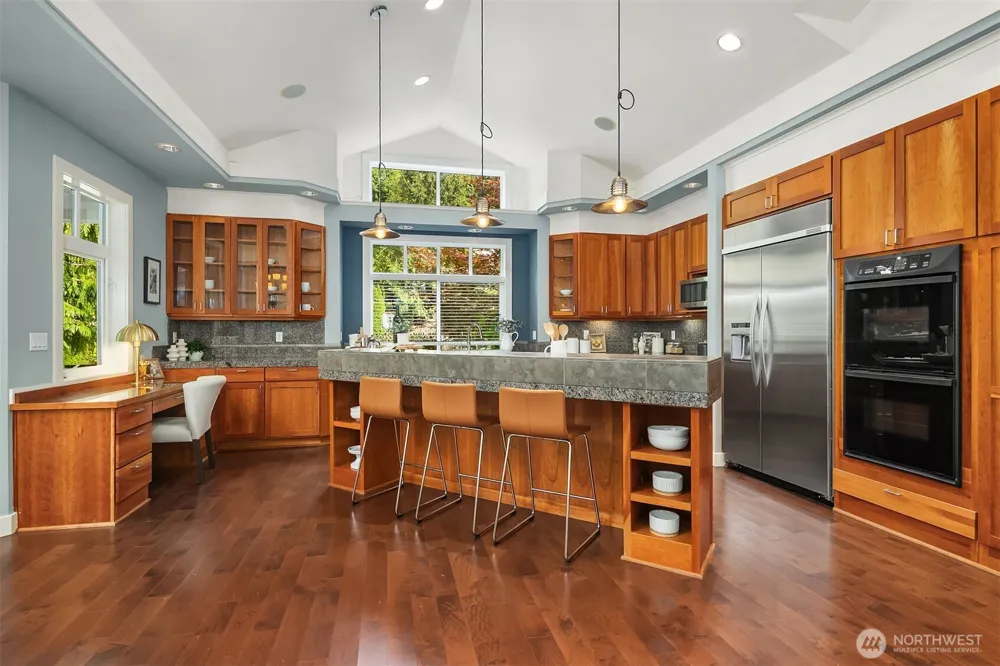5245 Jung Frau Place NW Issaquah, WA 98027