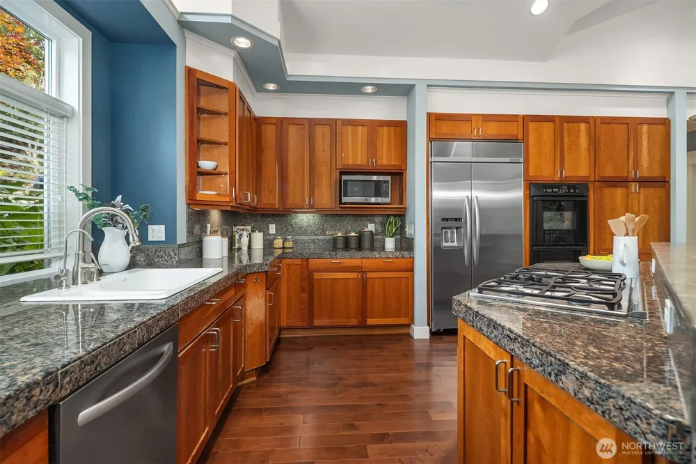 5245 Jung Frau Place NW Issaquah, WA 98027