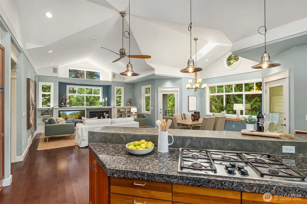 5245 Jung Frau Place NW Issaquah, WA 98027