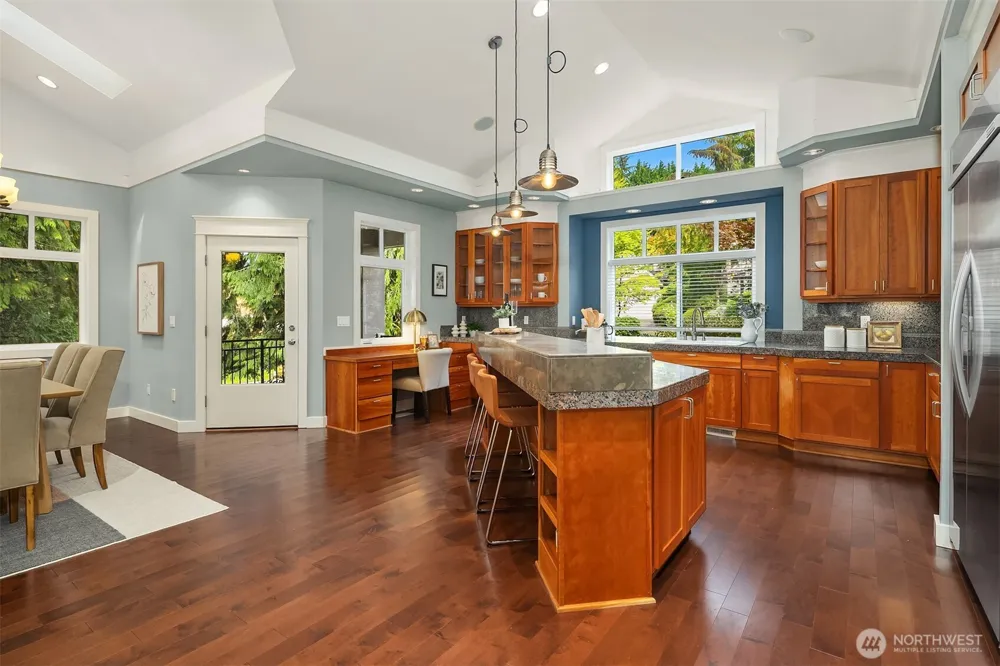 5245 Jung Frau Place NW Issaquah, WA 98027