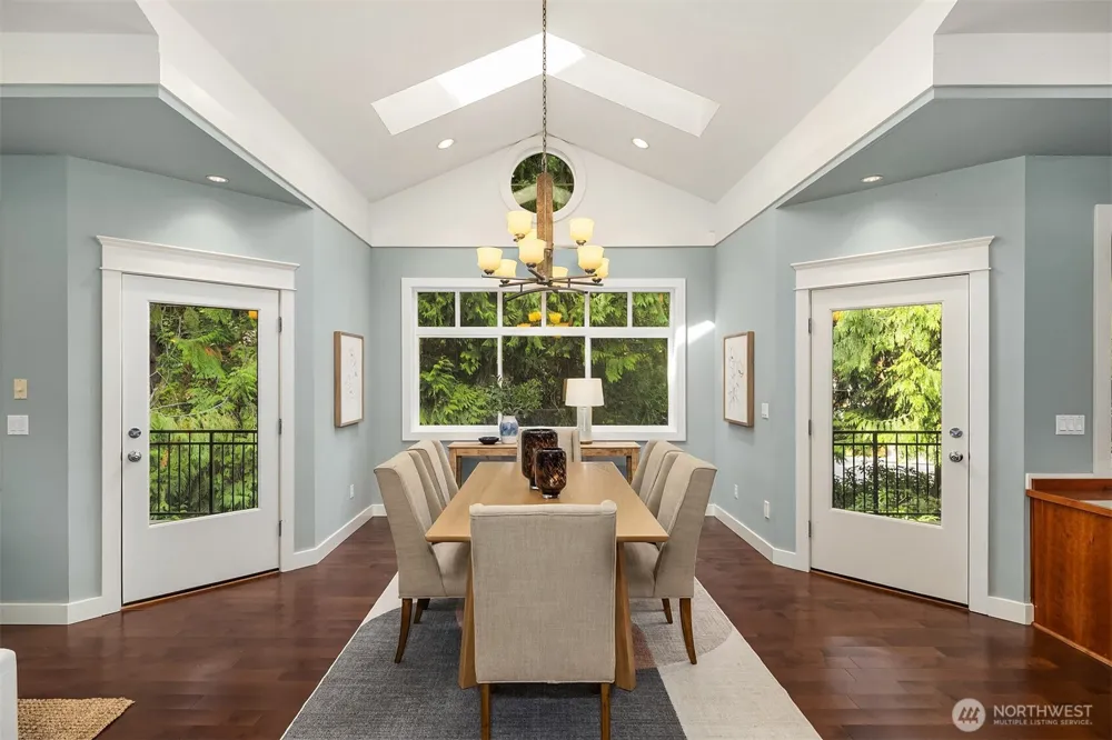 5245 Jung Frau Place NW Issaquah, WA 98027