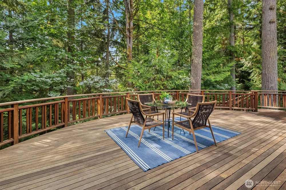 5245 Jung Frau Place NW Issaquah, WA 98027