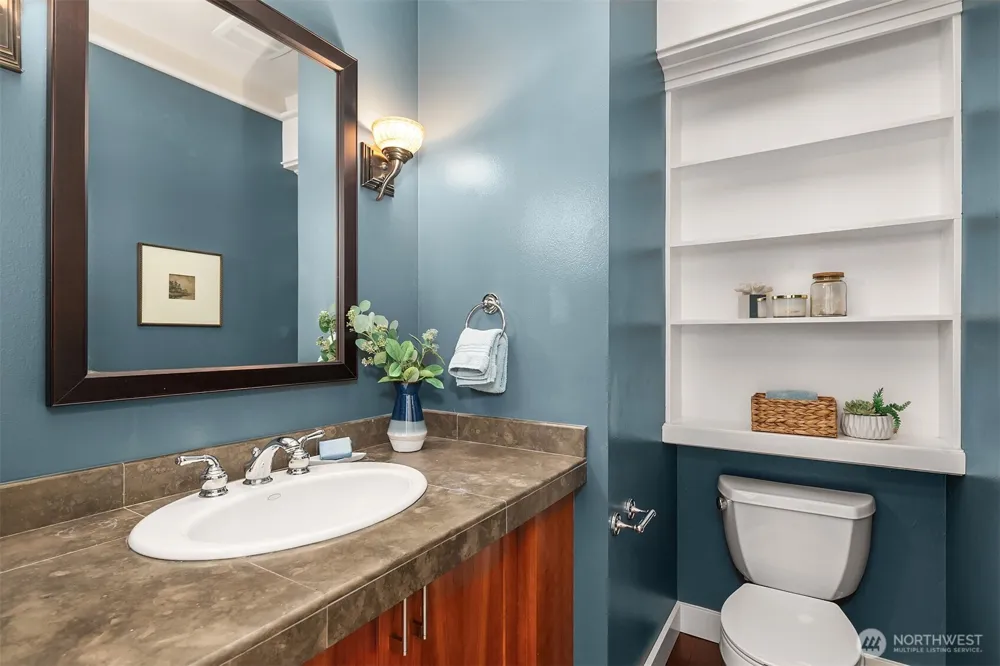 5245 Jung Frau Place NW Issaquah, WA 98027