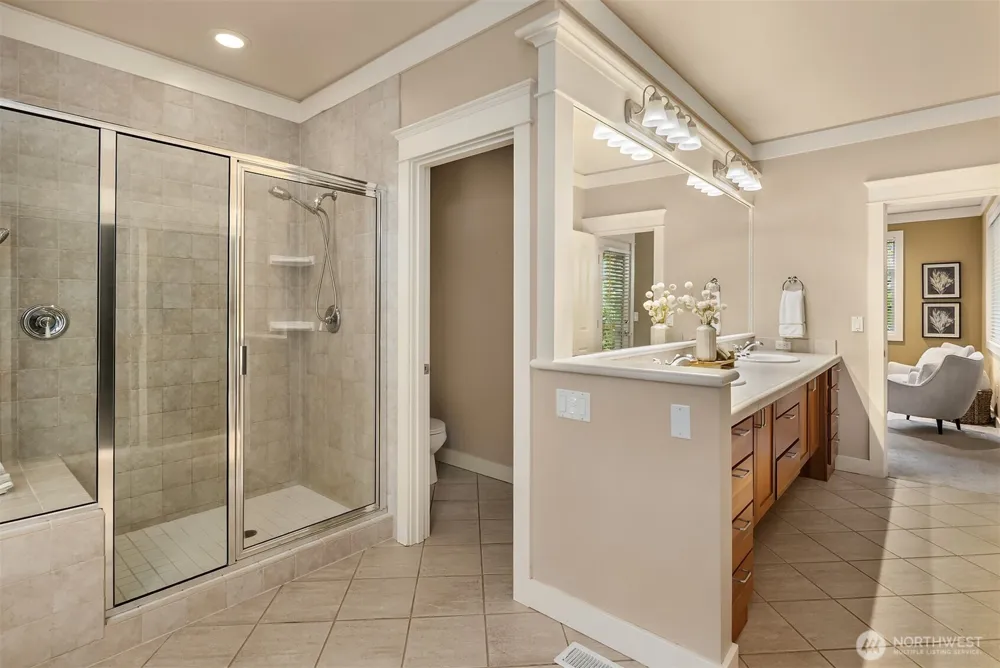 5245 Jung Frau Place NW Issaquah, WA 98027