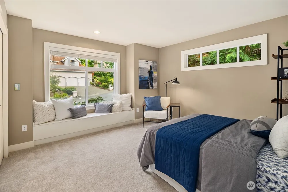 5245 Jung Frau Place NW Issaquah, WA 98027