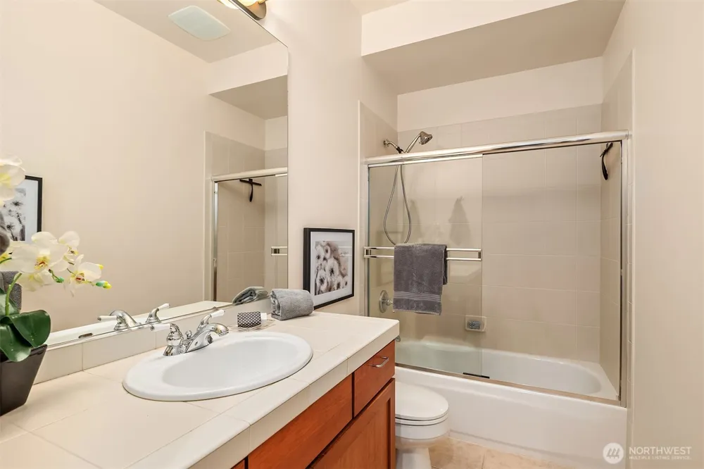 5245 Jung Frau Place NW Issaquah, WA 98027
