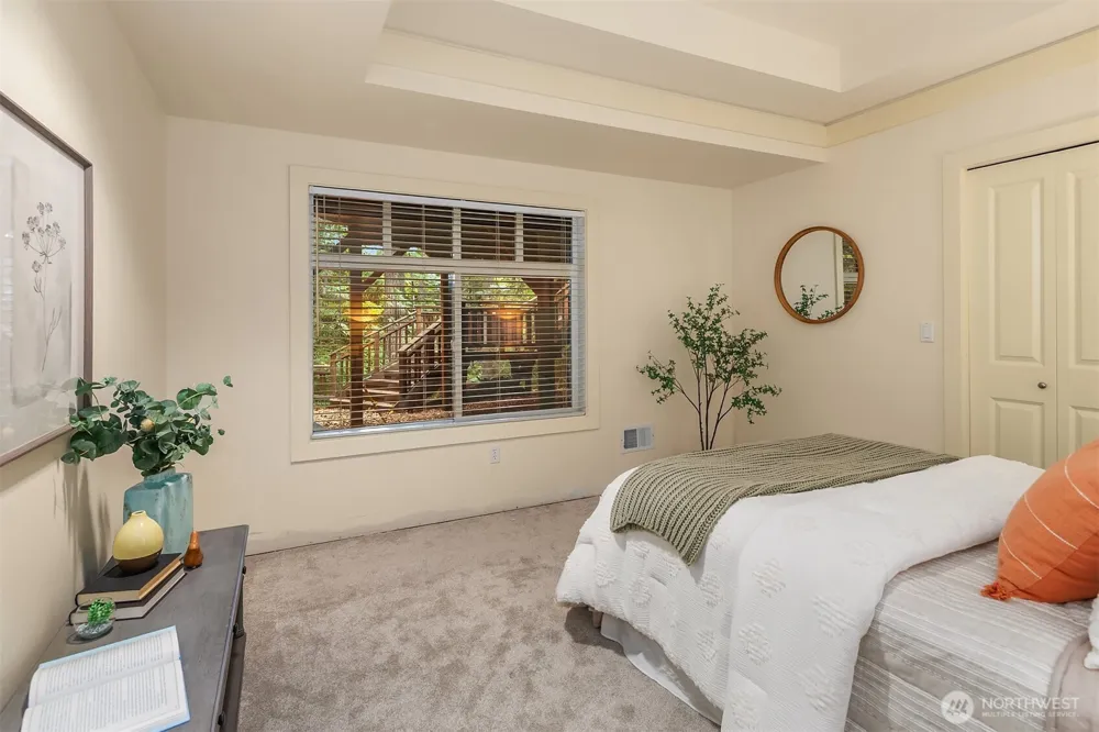 5245 Jung Frau Place NW Issaquah, WA 98027