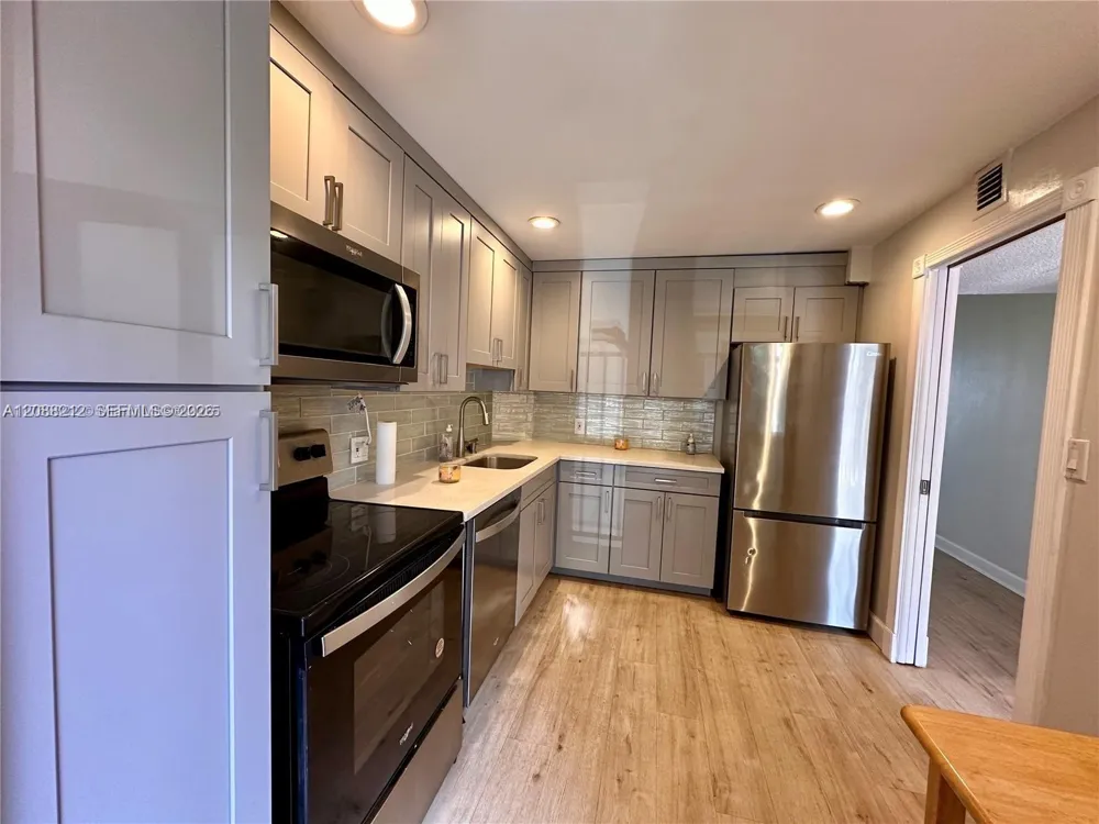 2601 S Course Dr #206 Pompano Beach, FL 33069
