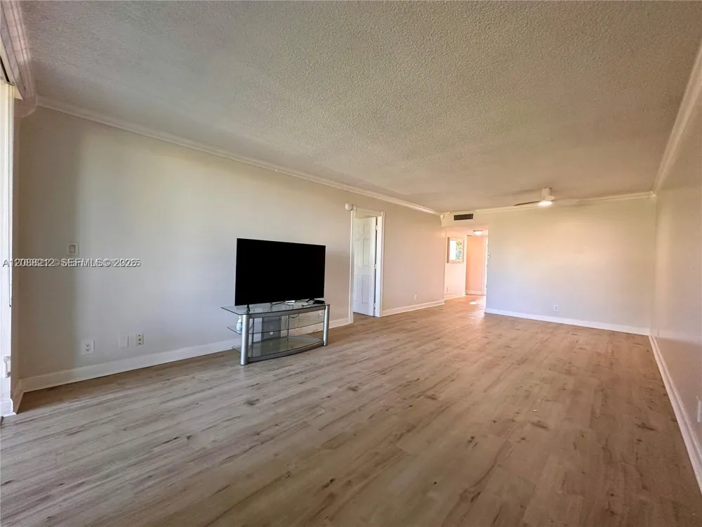 2601 S Course Dr #206 Pompano Beach, FL 33069
