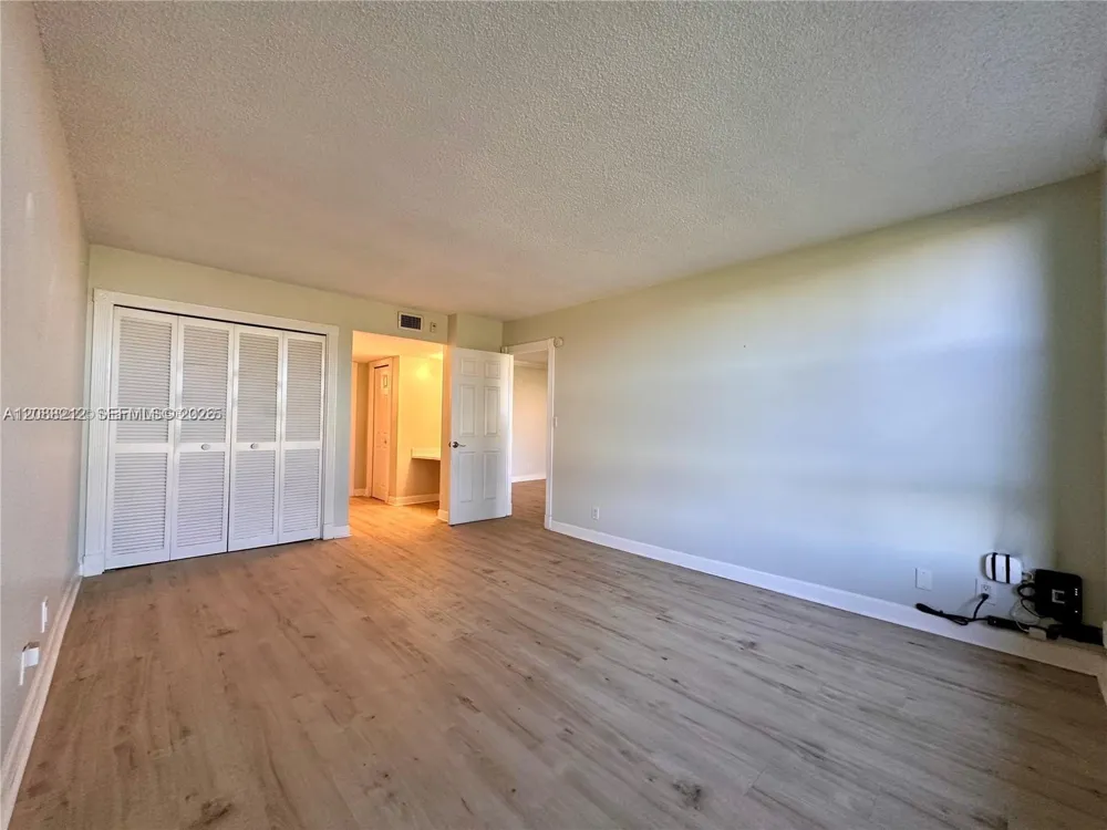 2601 S Course Dr #206 Pompano Beach, FL 33069