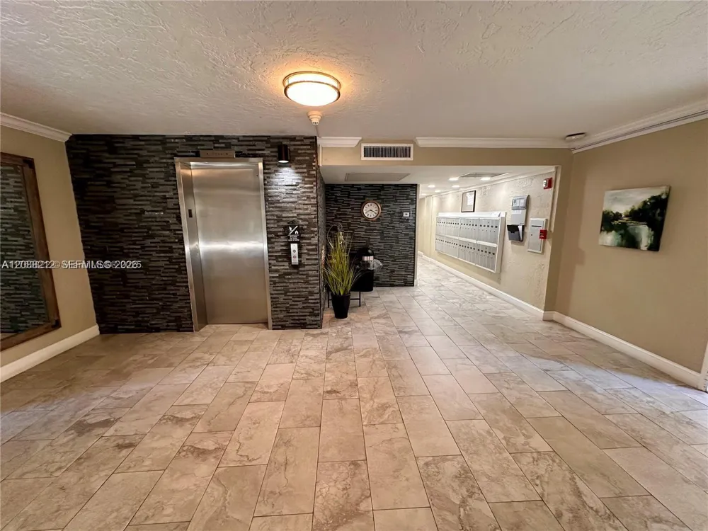 2601 S Course Dr #206 Pompano Beach, FL 33069