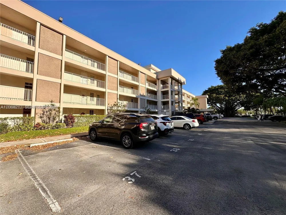 2601 S Course Dr #206 Pompano Beach, FL 33069