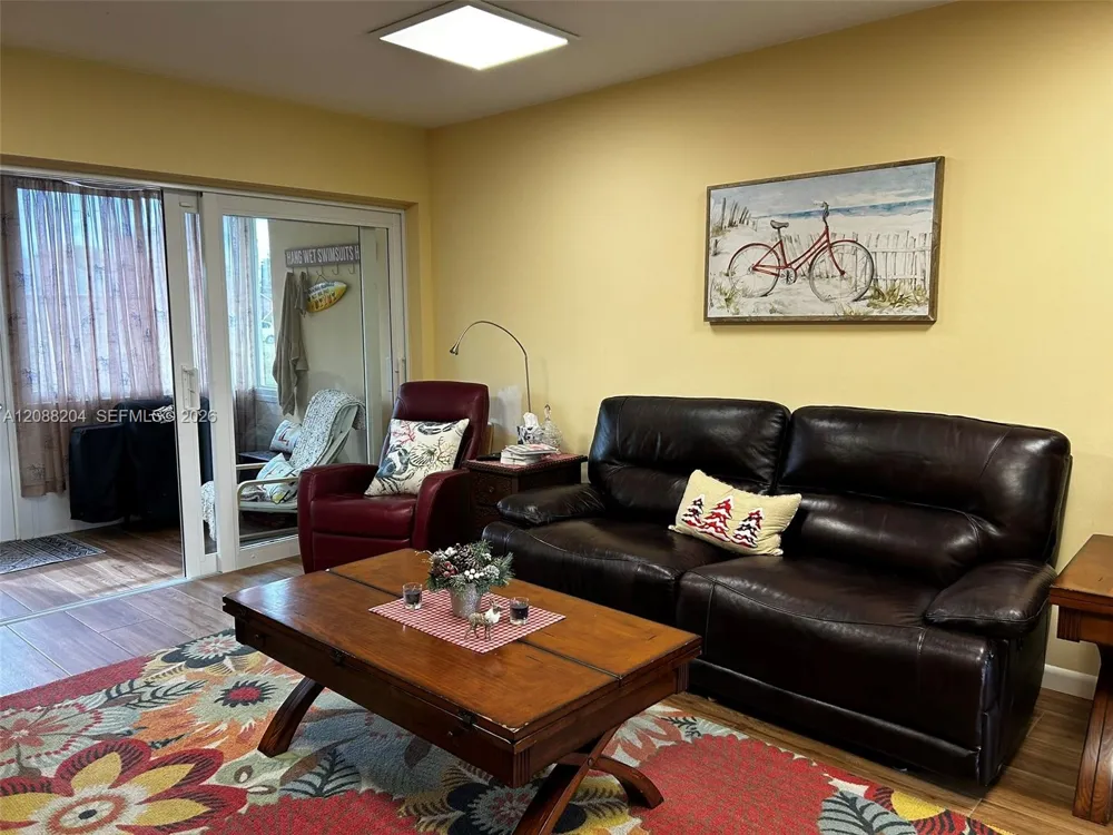 2941 Crosley Dr W #H West Palm Beach, FL 33415