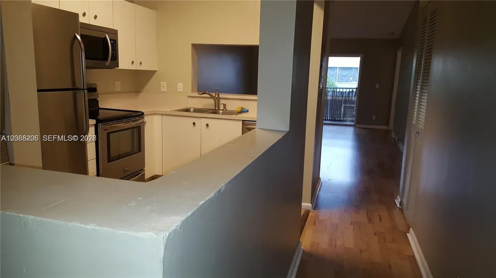 2457 NW 56th Ave #4-202 Lauderhill, FL 33313