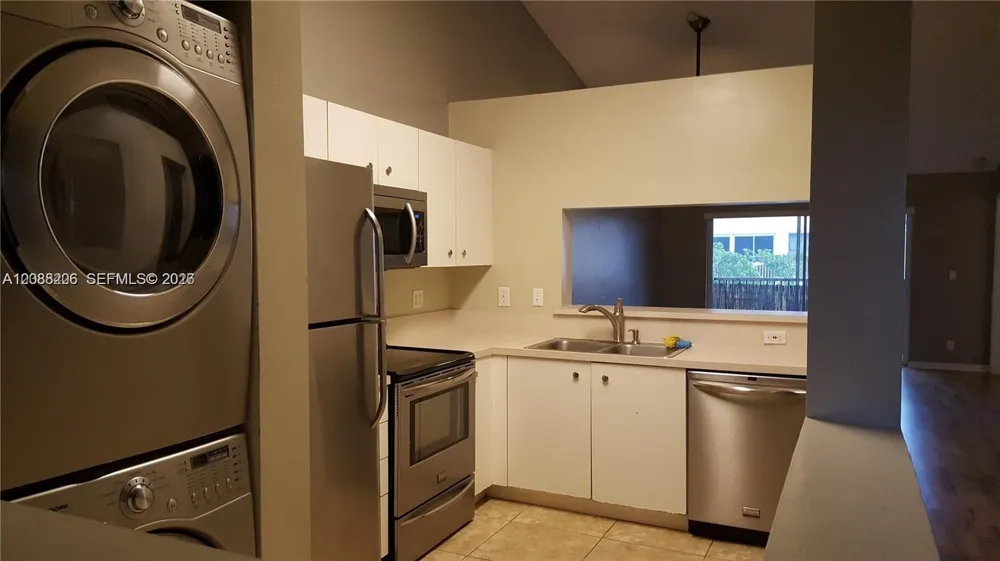 2457 NW 56th Ave #4-202 Lauderhill, FL 33313