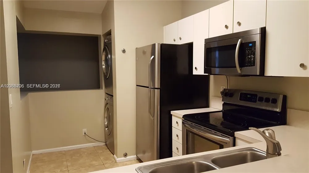 2457 NW 56th Ave #4-202 Lauderhill, FL 33313