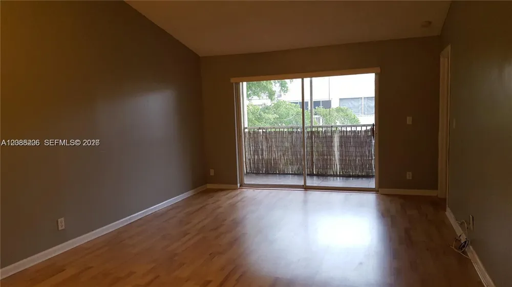 2457 NW 56th Ave #4-202 Lauderhill, FL 33313