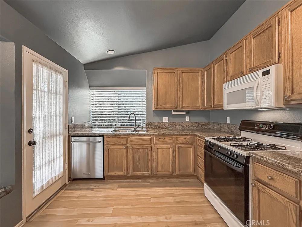 28131 Seco Canyon Road #39 Saugus, CA 91390