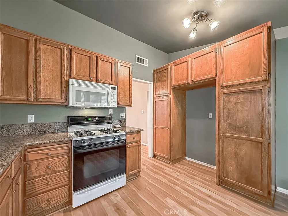 28131 Seco Canyon Road #39 Saugus, CA 91390