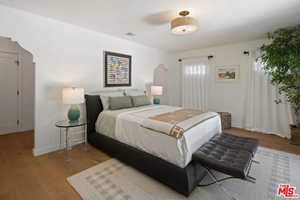 3866 Olmsted Avenue Los Angeles, CA 90008