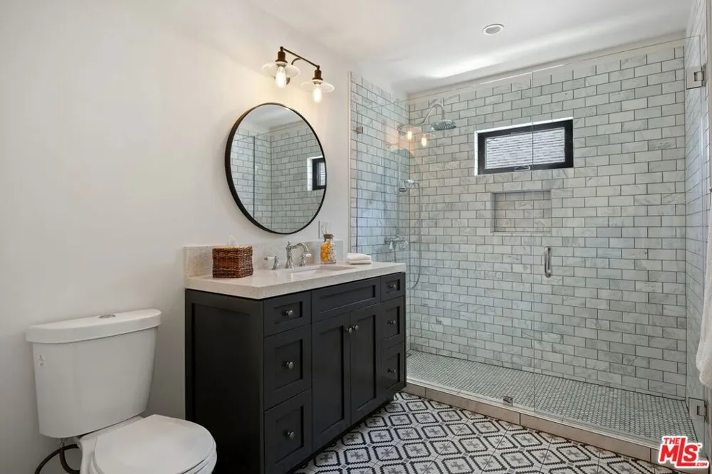 3866 Olmsted Avenue Los Angeles, CA 90008
