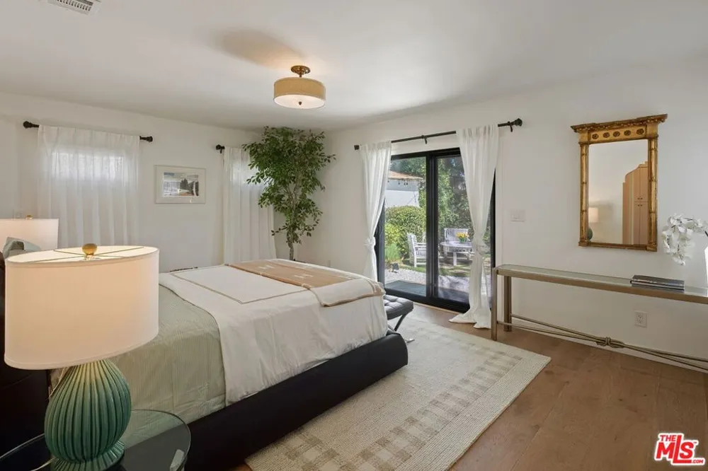 3866 Olmsted Avenue Los Angeles, CA 90008