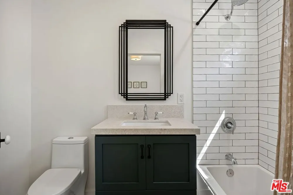 3866 Olmsted Avenue Los Angeles, CA 90008
