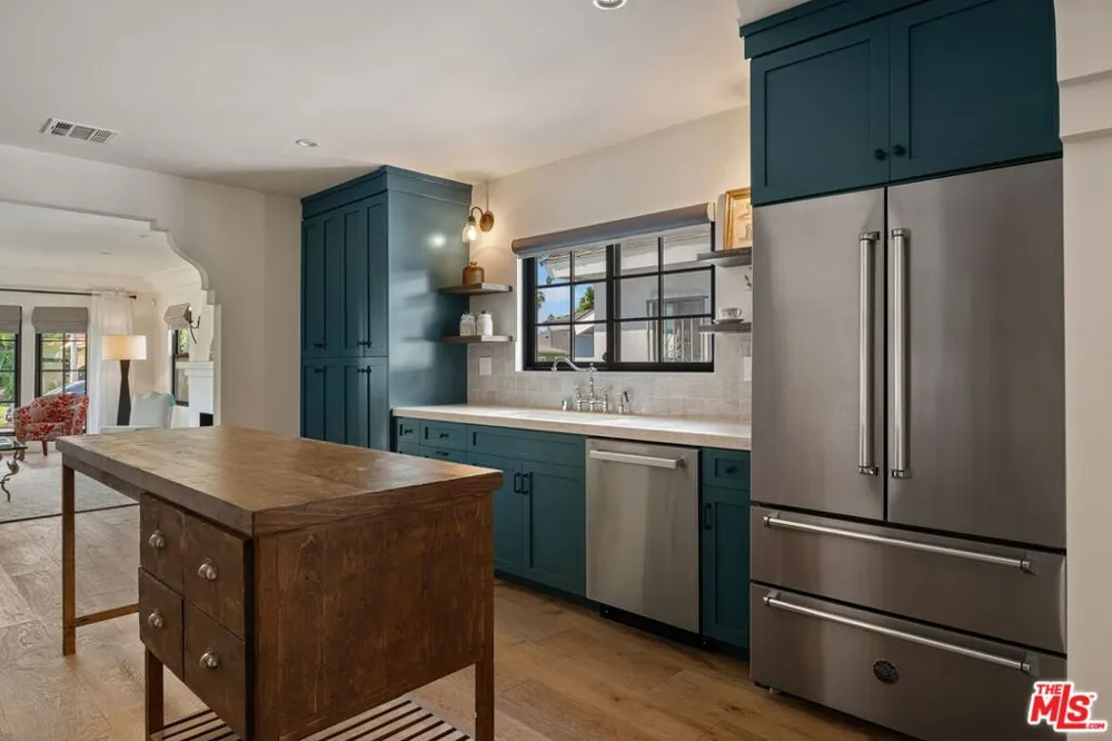 3866 Olmsted Avenue Los Angeles, CA 90008