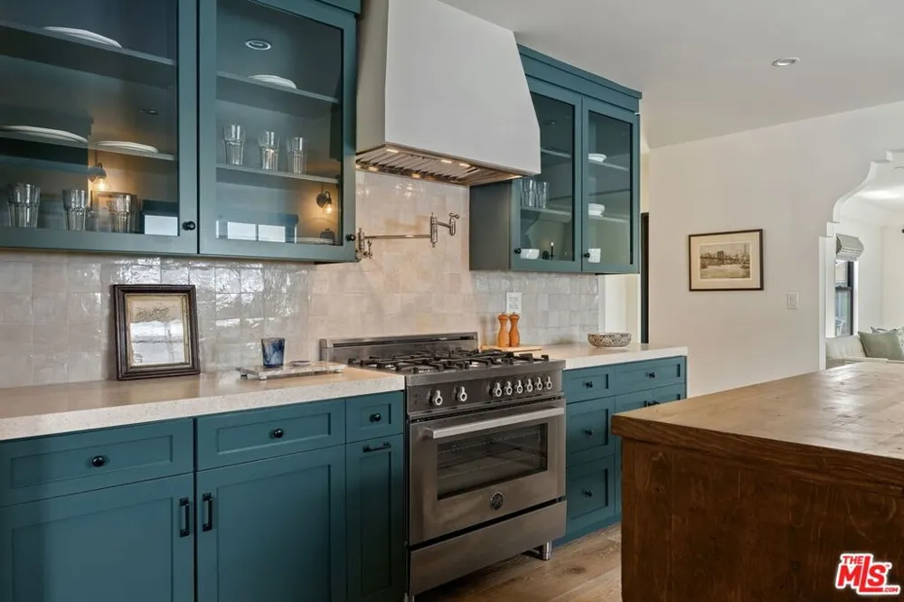 3866 Olmsted Avenue Los Angeles, CA 90008