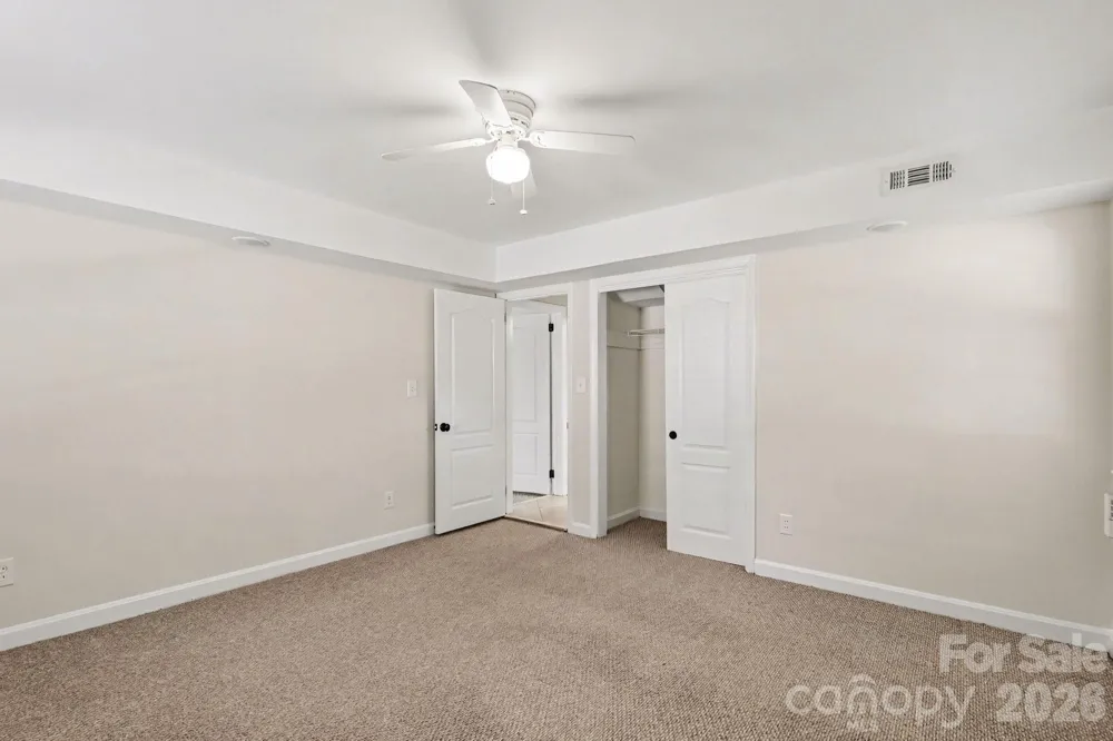 3846 Barclay Downs Drive Charlotte, NC 28209
