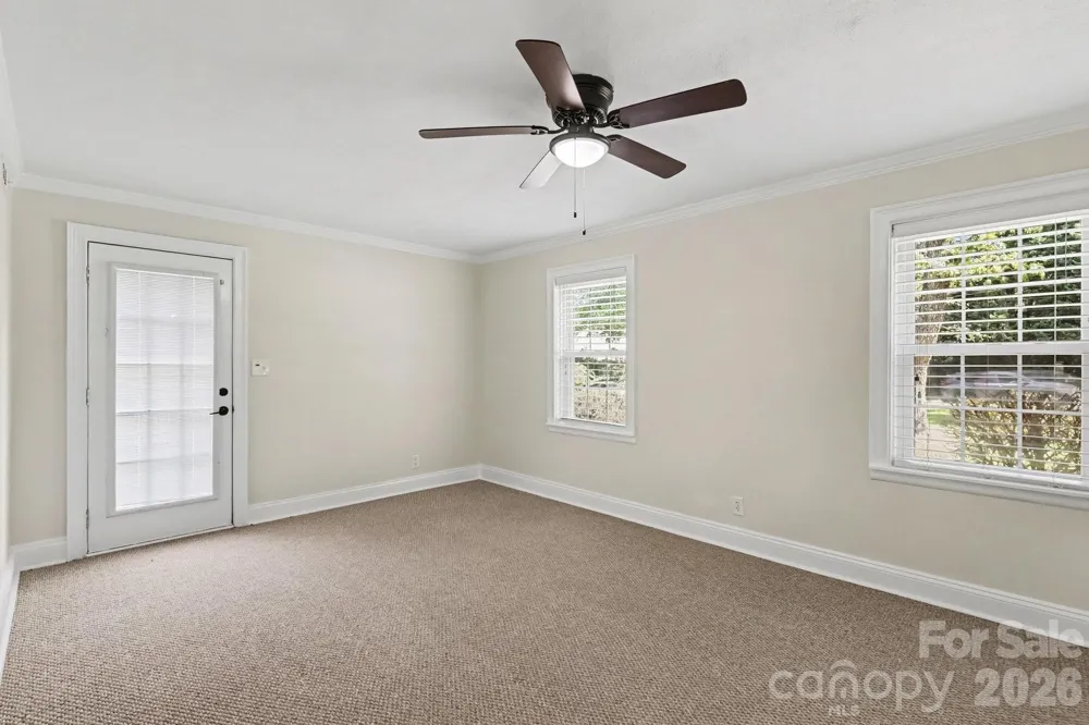 3846 Barclay Downs Drive Charlotte, NC 28209