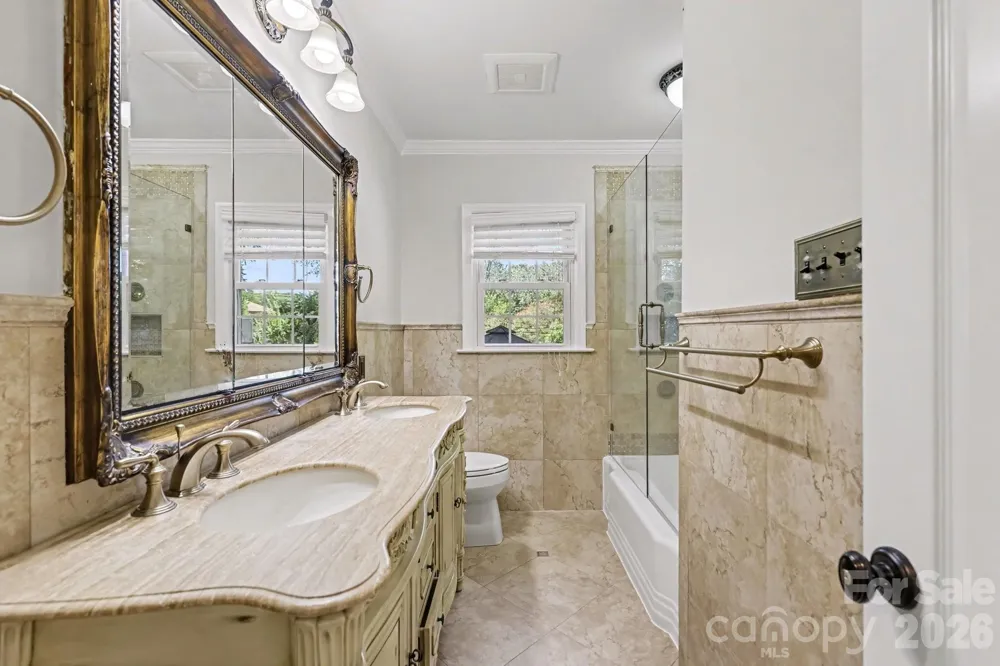 3846 Barclay Downs Drive Charlotte, NC 28209