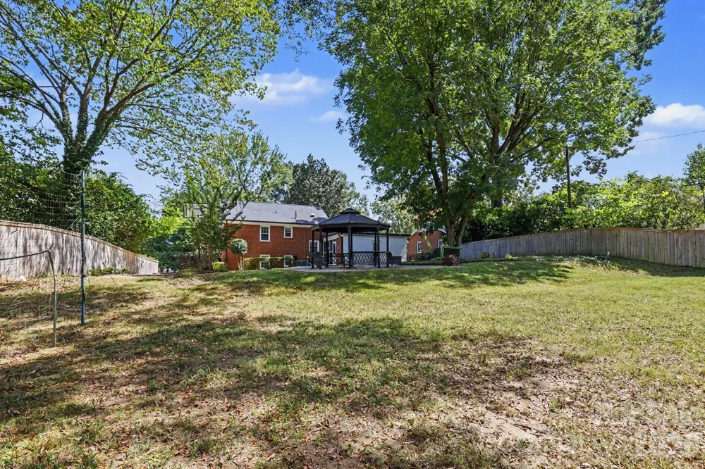 3846 Barclay Downs Drive Charlotte, NC 28209