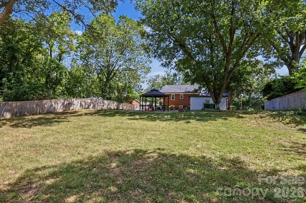 3846 Barclay Downs Drive Charlotte, NC 28209