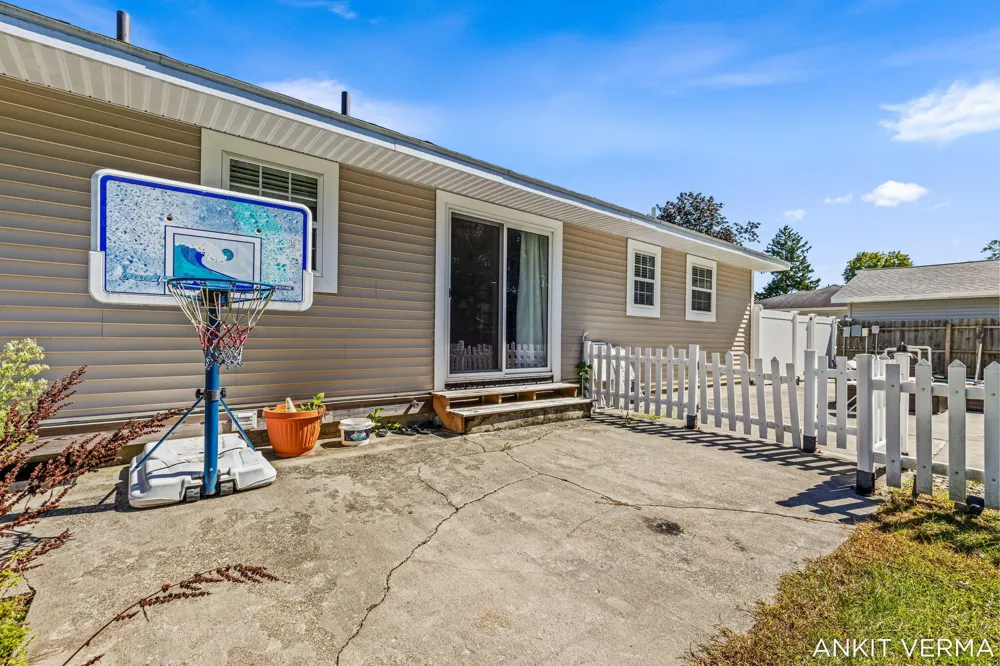 7439 Eastlane Avenue Georgetown Charter Township, MI 49428