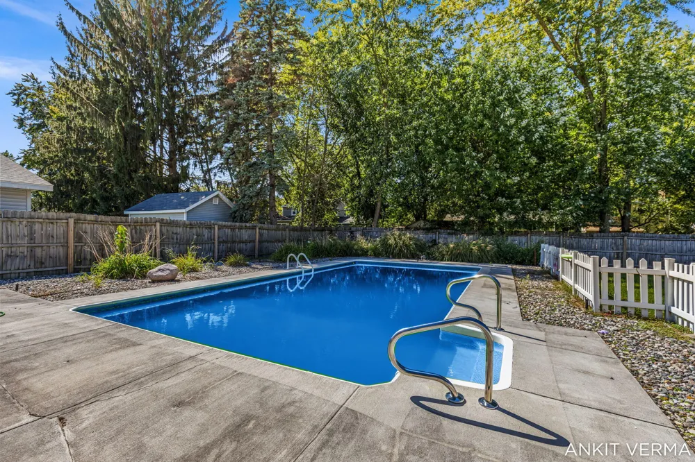 7439 Eastlane Avenue Georgetown Charter Township, MI 49428