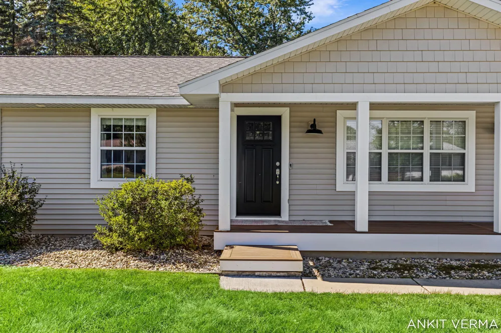 7439 Eastlane Avenue Georgetown Charter Township, MI 49428