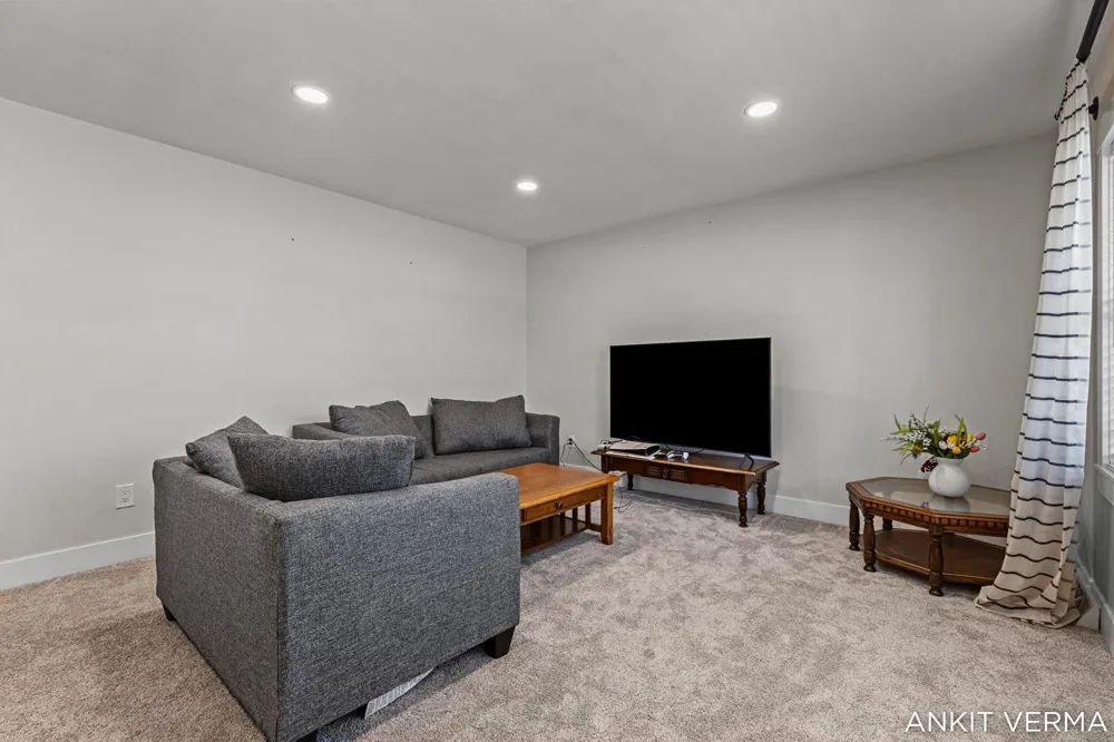 7439 Eastlane Avenue Georgetown Charter Township, MI 49428