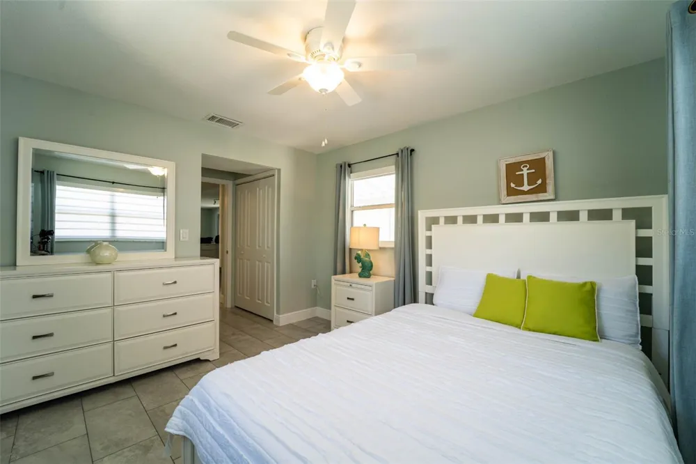 4825 FLORAMAR TERRACE New Port Richey, FL 34652