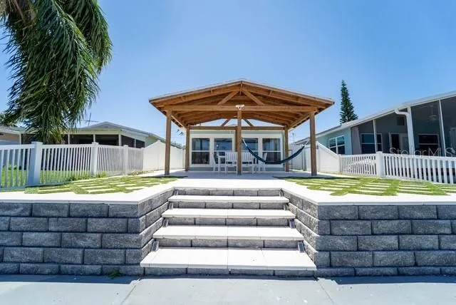 4825 FLORAMAR TERRACE New Port Richey, FL 34652
