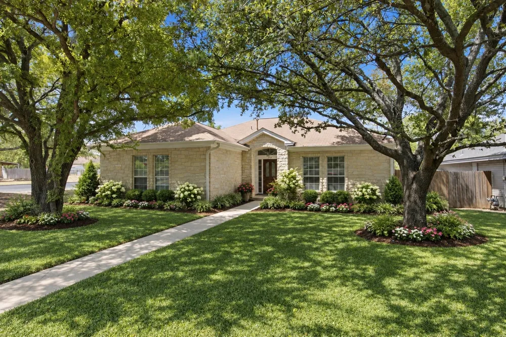 312 DEBORA DRIVE Georgetown, TX 78628