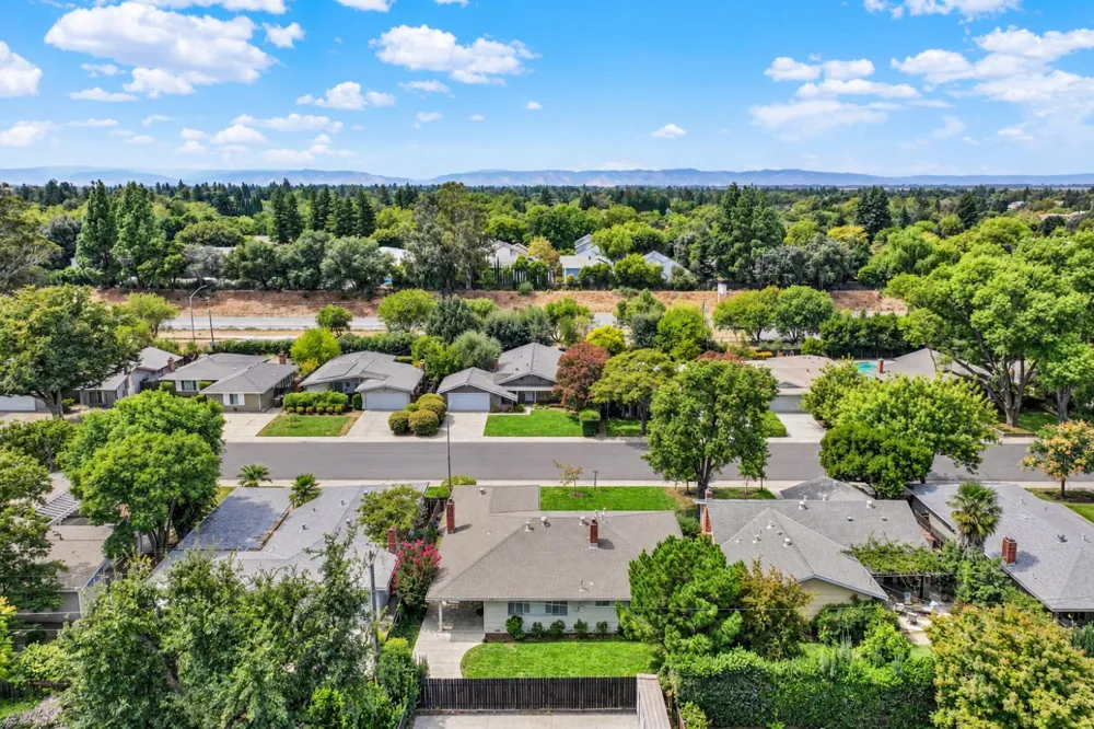 928 Acacia Davis, CA 95616