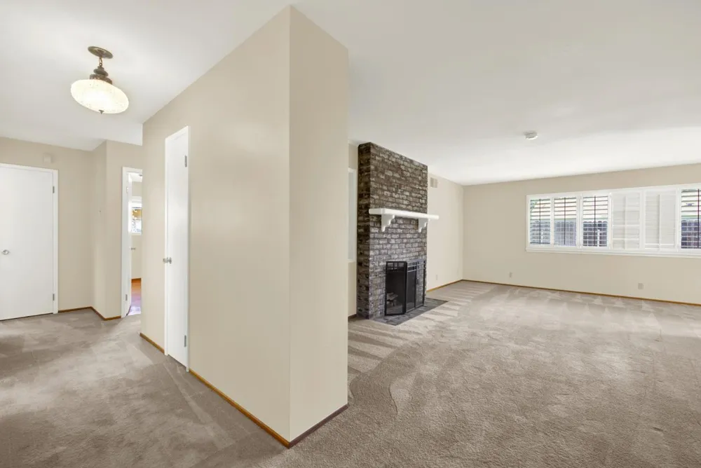 928 Acacia Davis, CA 95616
