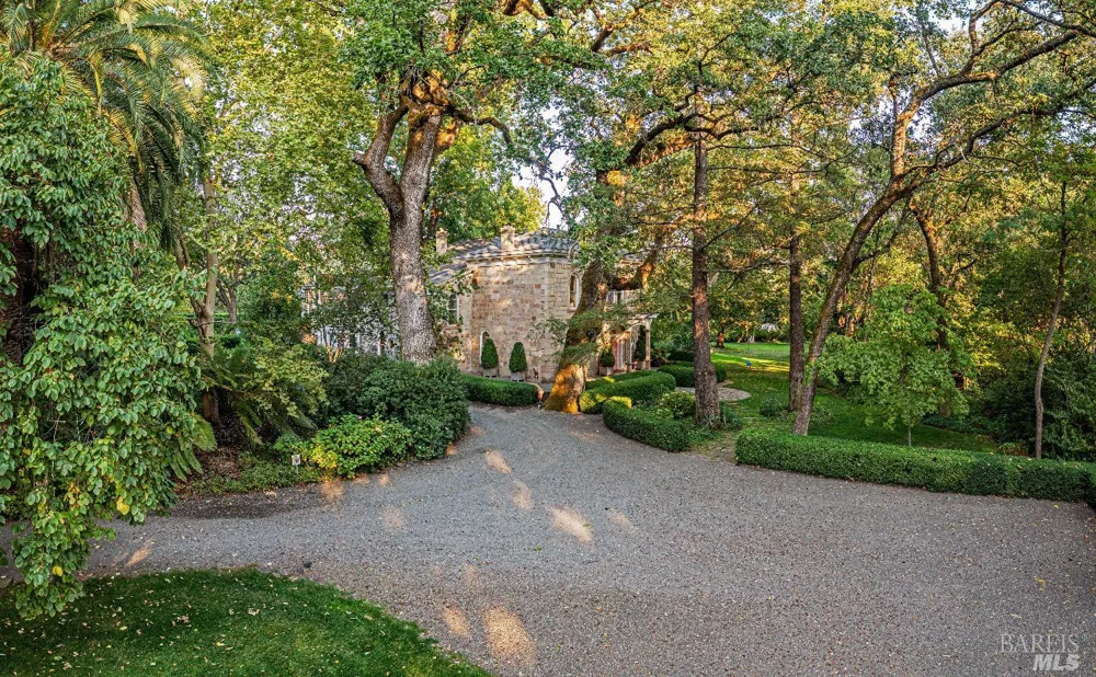 1105 Lodi Lane St. Helena, CA 94574