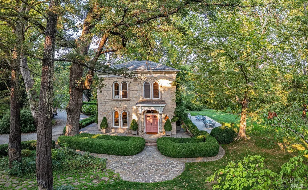 1105 Lodi Lane St. Helena, CA 94574