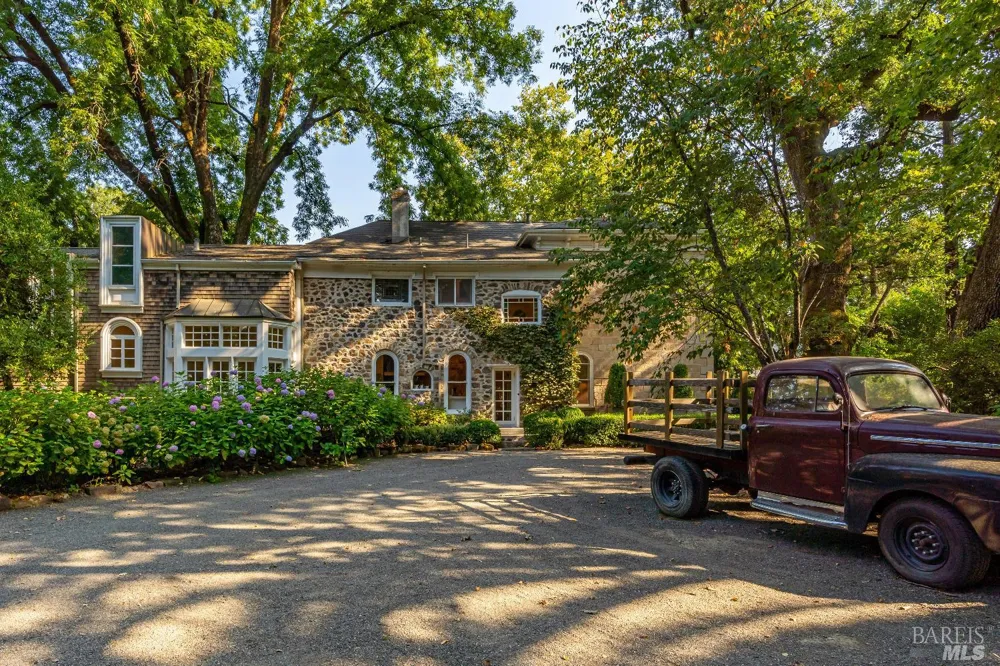 1105 Lodi Lane St. Helena, CA 94574
