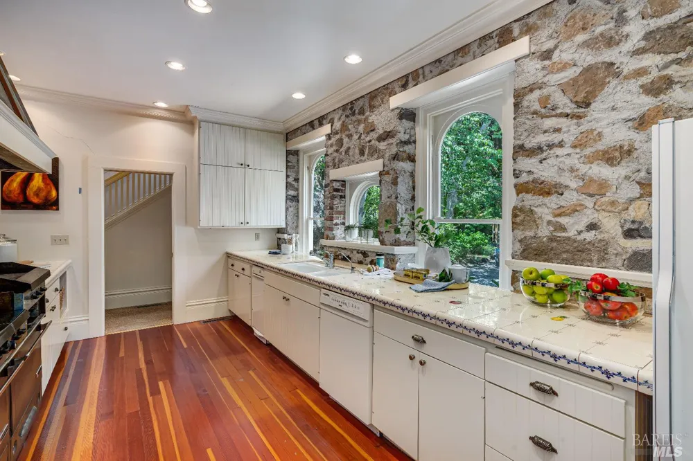 1105 Lodi Lane St. Helena, CA 94574
