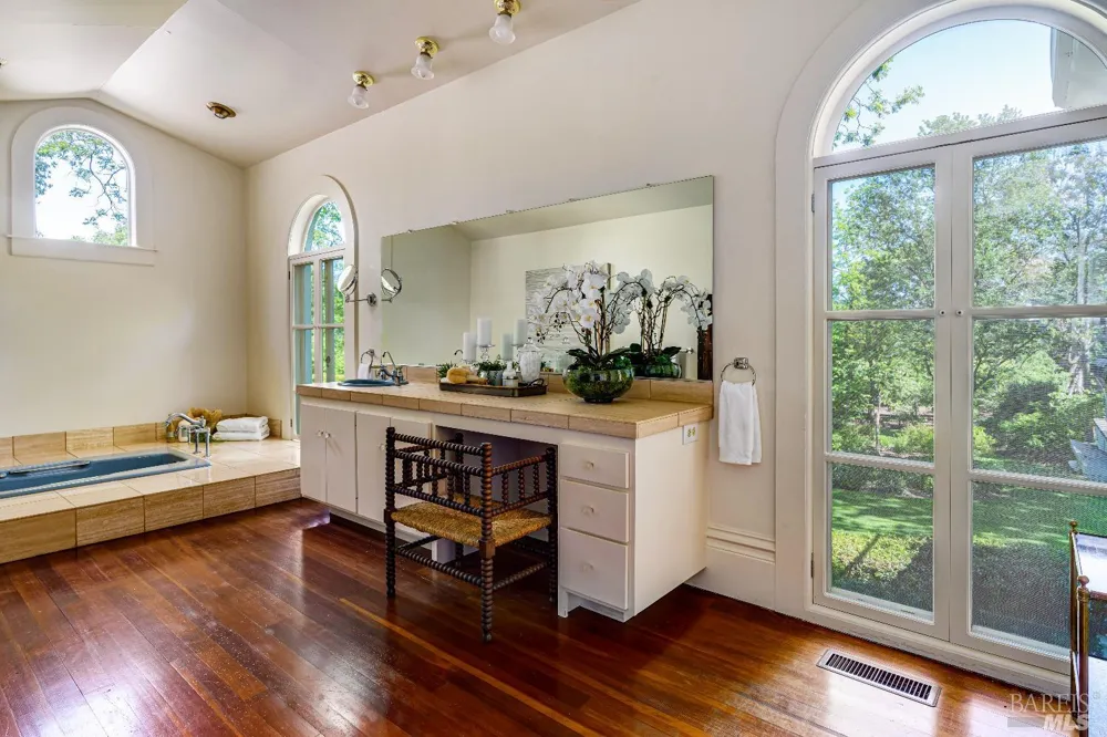 1105 Lodi Lane St. Helena, CA 94574
