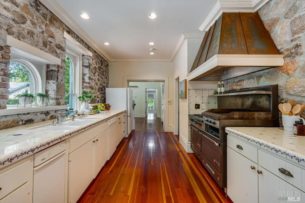 1105 Lodi Lane St. Helena, CA 94574